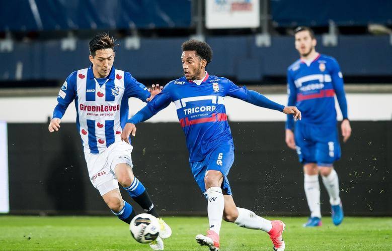 延长了他的 延长了他的